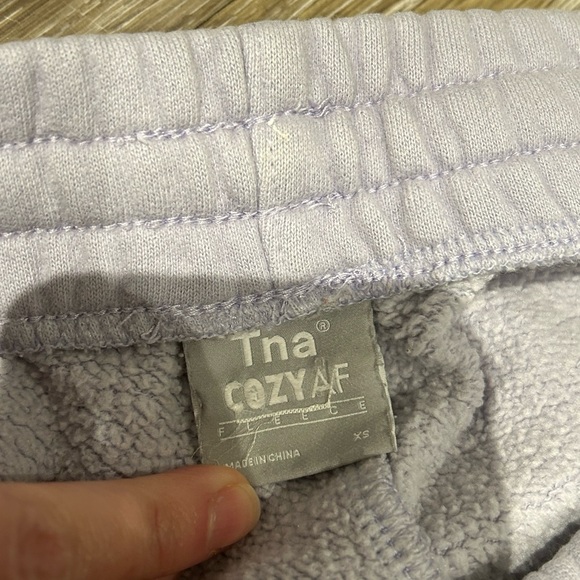 TNA Lilac Cozy Fleece Boyfriend Sweatpant - Picture 6 of 6